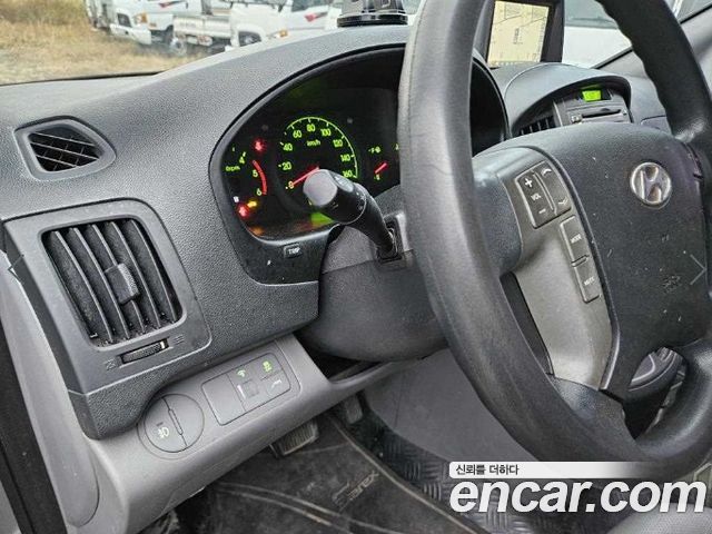 Hyundai Starex 2015 — photo 18