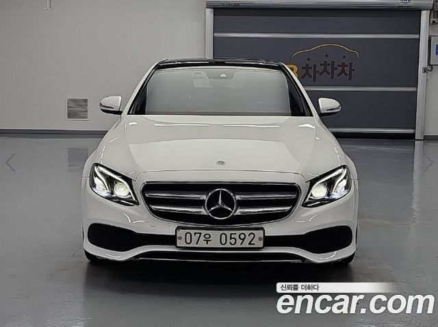Mercedes-Benz E-Class 2017 — photo 1