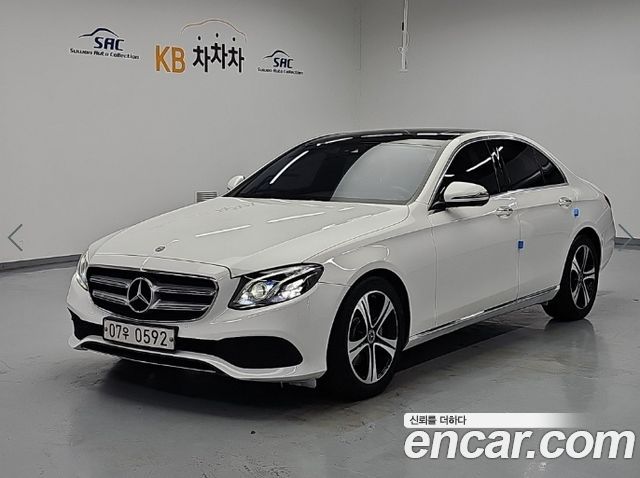 Mercedes-Benz E-Class 2017 — photo 2