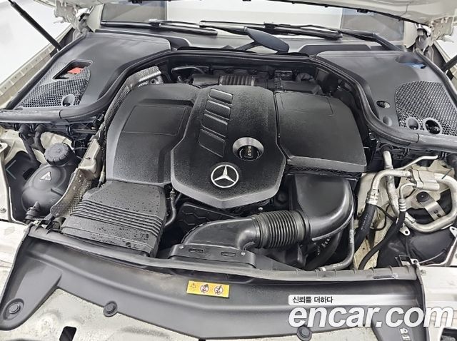 Mercedes-Benz E-Class 2017 — photo 5