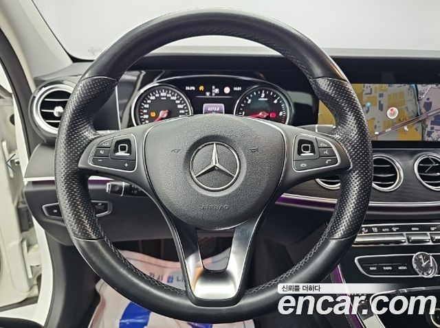 Mercedes-Benz E-Class 2017 — photo 9