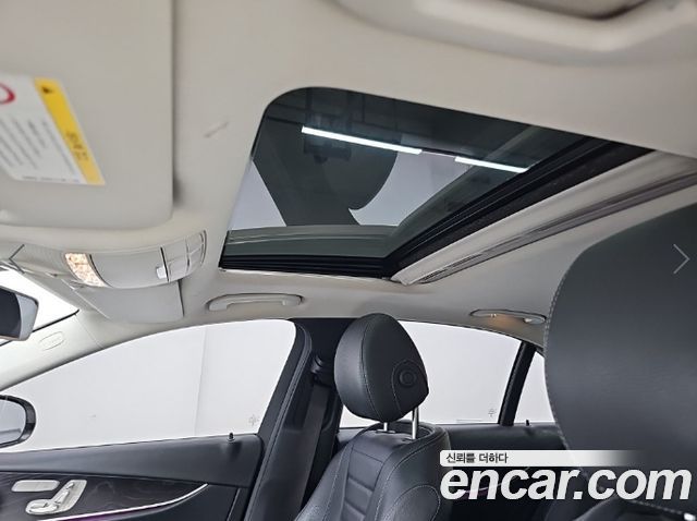Mercedes-Benz E-Class 2017 — photo 15
