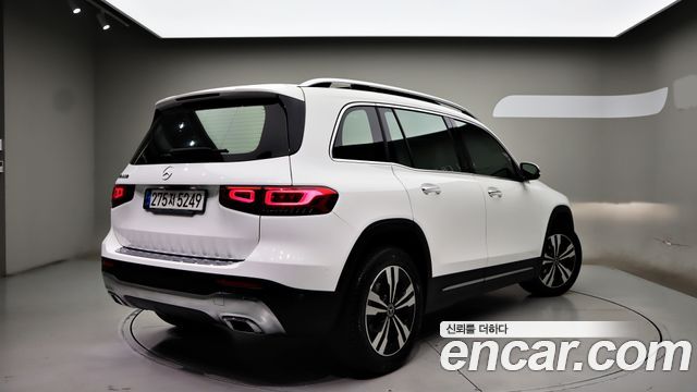 Mercedes-Benz GLB-Class 2021 — photo 2