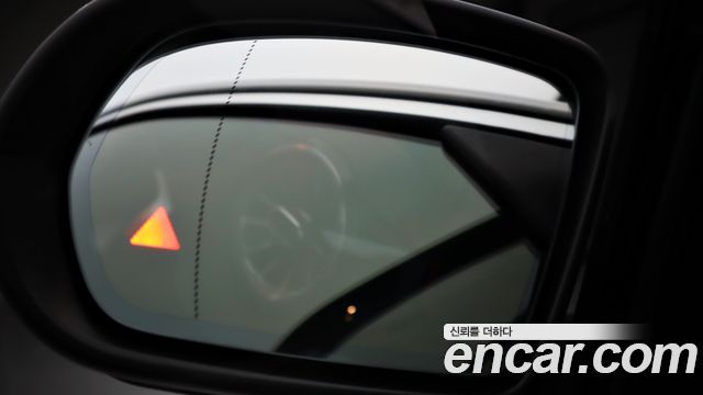 Mercedes-Benz GLB-Class 2021 — photo 18
