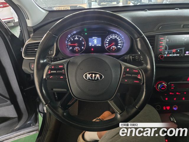Kia Sorento 2018 — photo 8