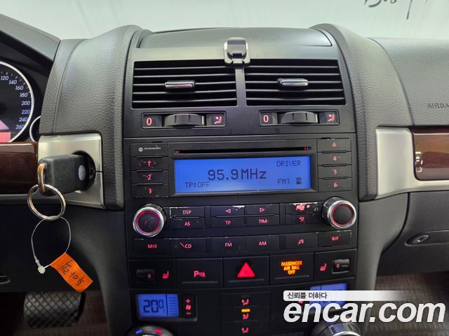 Volkswagen Touareg 2006 — photo 15