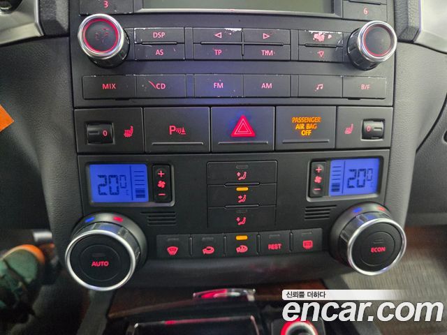 Volkswagen Touareg 2006 — photo 16