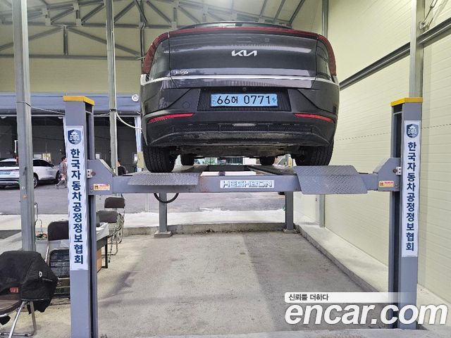 Kia EV6 2023 — photo 2