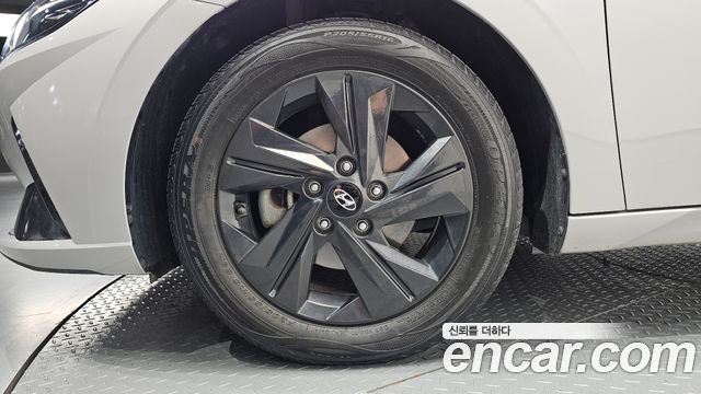 Hyundai AVANTE 2023 — photo 5