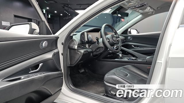 Hyundai AVANTE 2023 — photo 13
