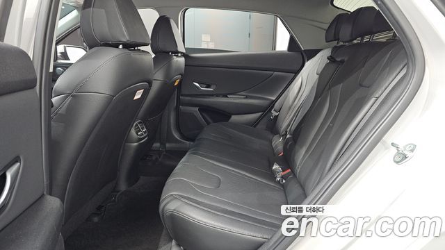 Hyundai AVANTE 2023 — photo 18