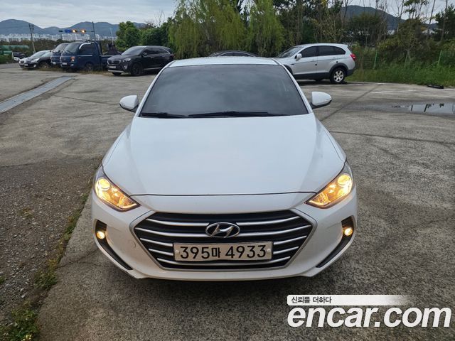 Hyundai AVANTE 2017 — photo 3