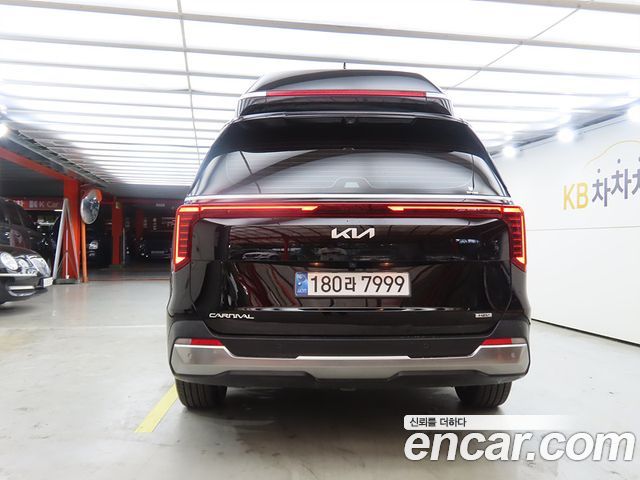 Kia Canival 2025 — photo 3