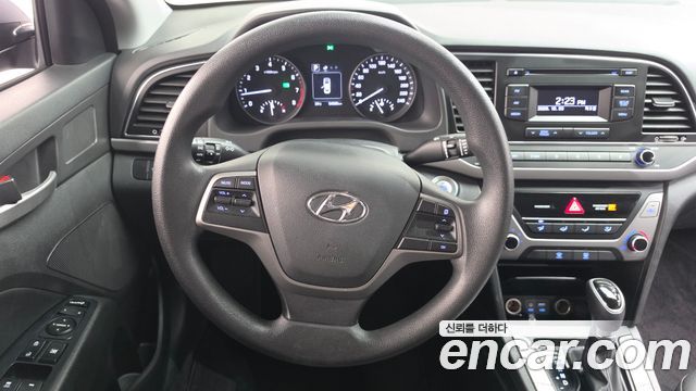 Hyundai AVANTE 2017 — photo 19
