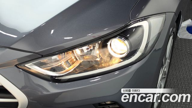 Hyundai AVANTE 2017 — photo 8