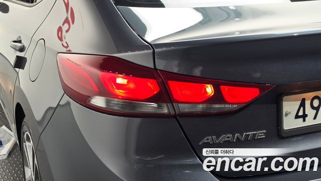 Hyundai AVANTE 2017 — photo 9