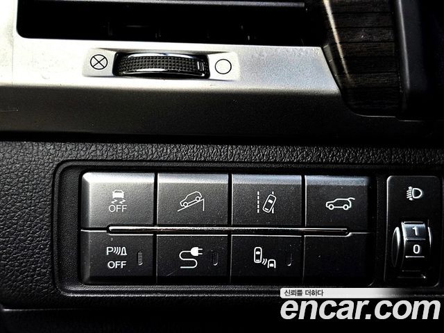 KG Mobility Rexton 2018 — photo 18