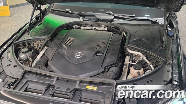 Mercedes-Benz S-Class 2023 — photo 6