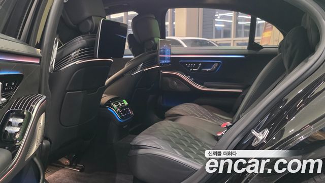 Mercedes-Benz S-Class 2023 — photo 12