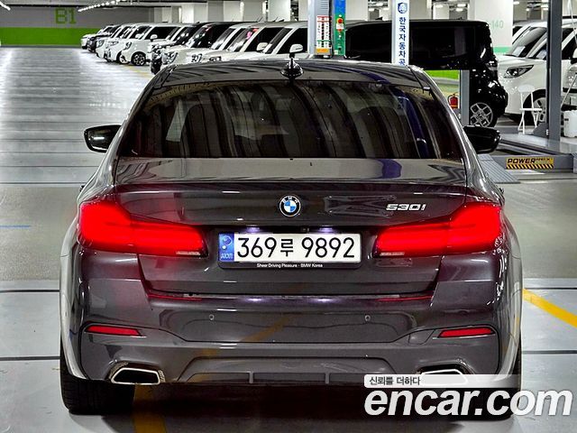 BMW 5-Series 2021 — photo 12