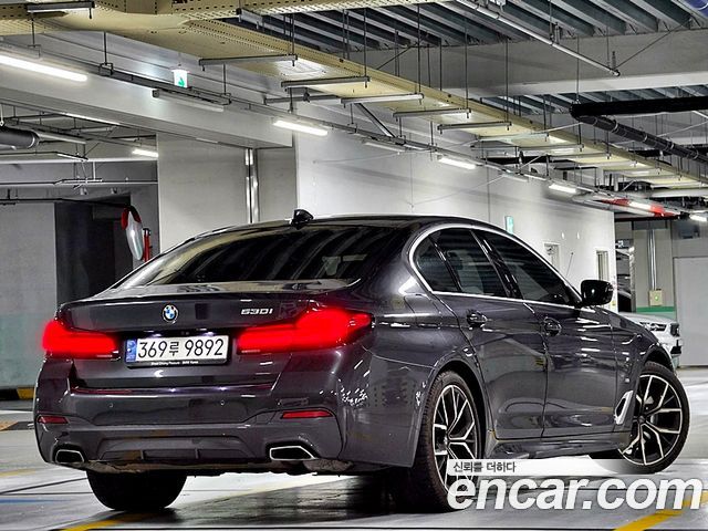 BMW 5-Series 2021 — photo 13