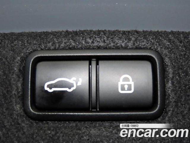 Genesis G80 2019 — photo 17