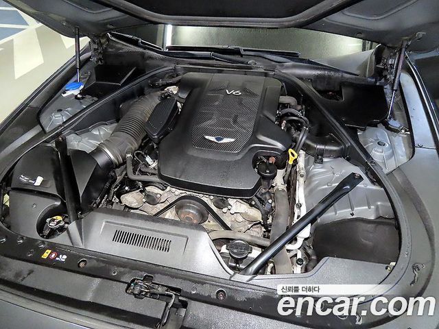 Genesis G80 2019 — photo 19