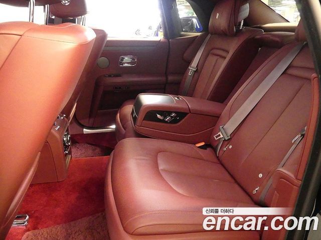 Rolls-Royce Ghost 2021 — photo 8