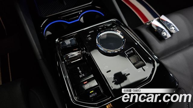BMW 5-Series 2024 — photo 12