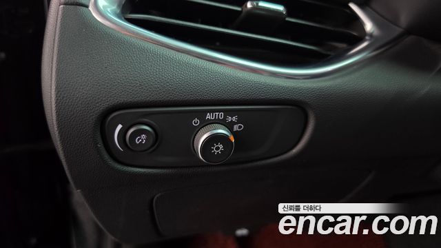 Chevrolet Korea Malibu 2018 — photo 23