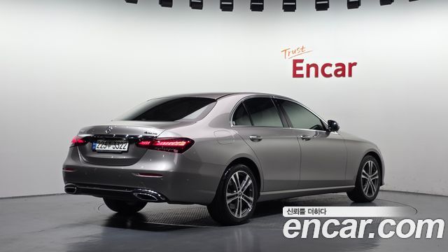 Mercedes-Benz E-Class 2021 — photo 2