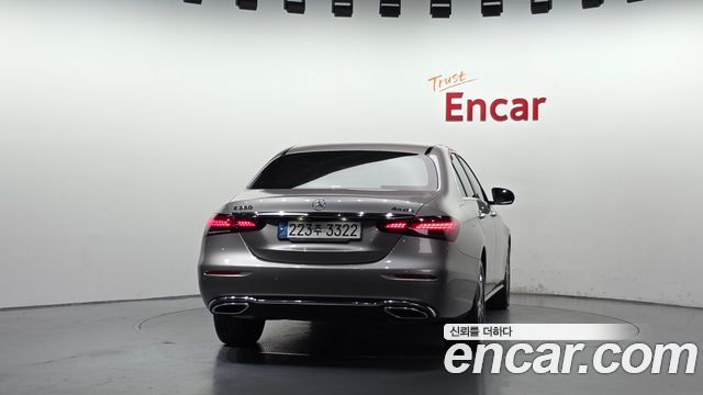 Mercedes-Benz E-Class 2021 — photo 4