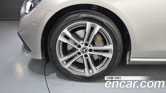 Mercedes-Benz E-Class 2021 — photo 5