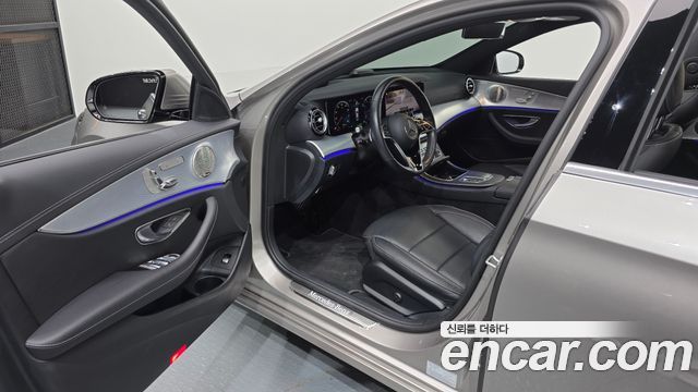 Mercedes-Benz E-Class 2021 — photo 13