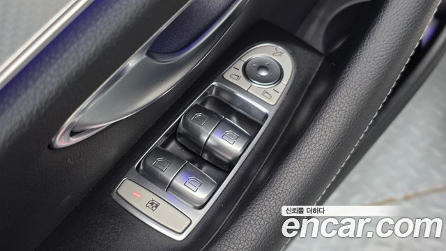 Mercedes-Benz E-Class 2021 — photo 20