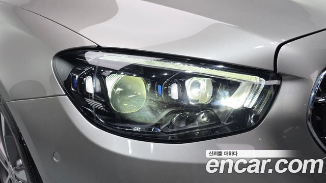 Mercedes-Benz E-Class 2021 — photo 8