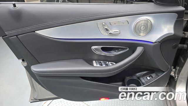 Mercedes-Benz E-Class 2021 — photo 14