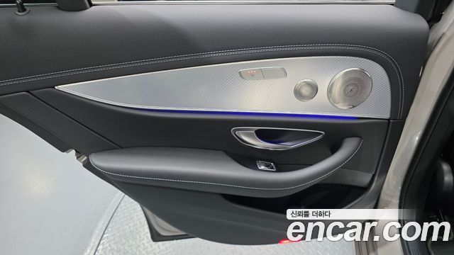 Mercedes-Benz E-Class 2021 — photo 15