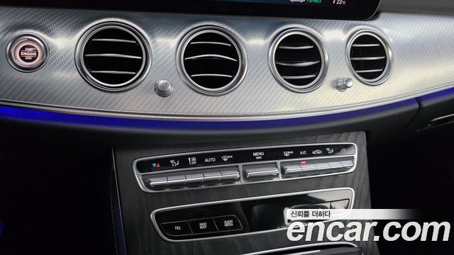 Mercedes-Benz E-Class 2021 — photo 28