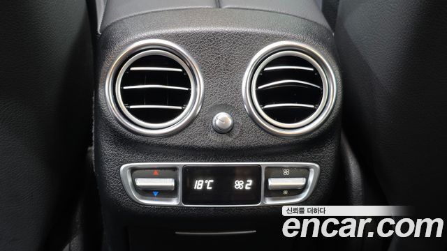Mercedes-Benz E-Class 2021 — photo 32