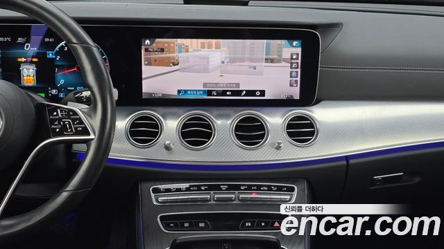Mercedes-Benz E-Class 2021 — photo 33
