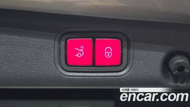 Mercedes-Benz E-Class 2021 — photo 35