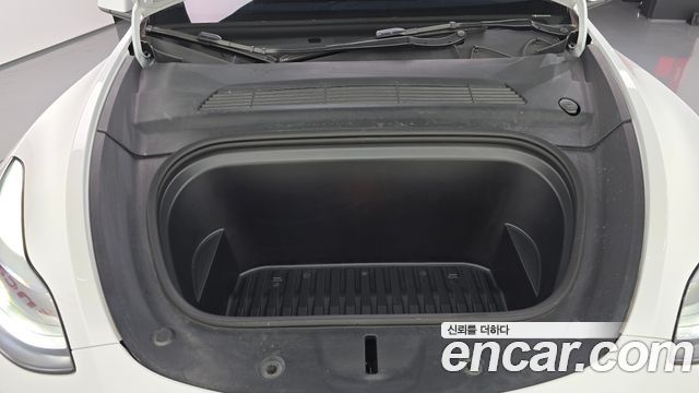 Tesla Model Y 2024 — photo 6