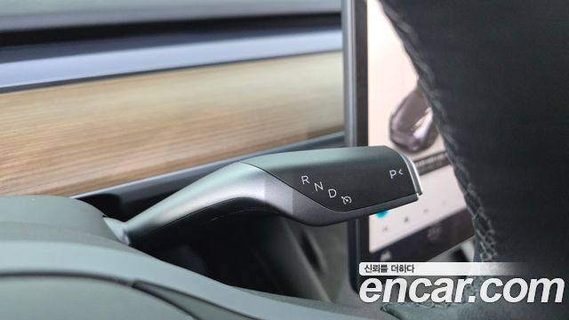 Tesla Model Y 2024 — photo 9