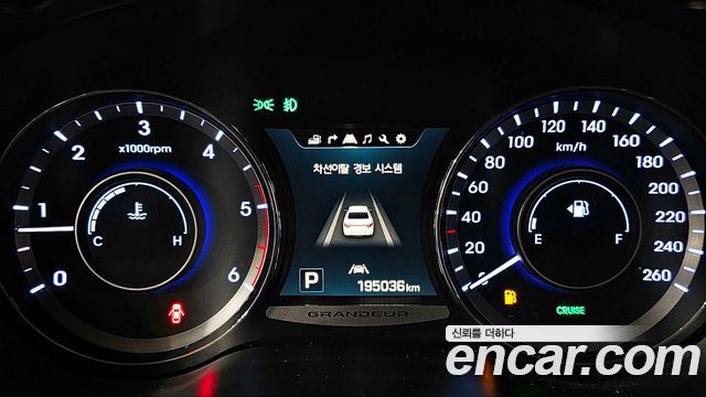 Hyundai Grandeur 2015 — photo 13
