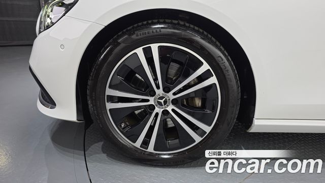 Mercedes-Benz E-Class 2021 — photo 5