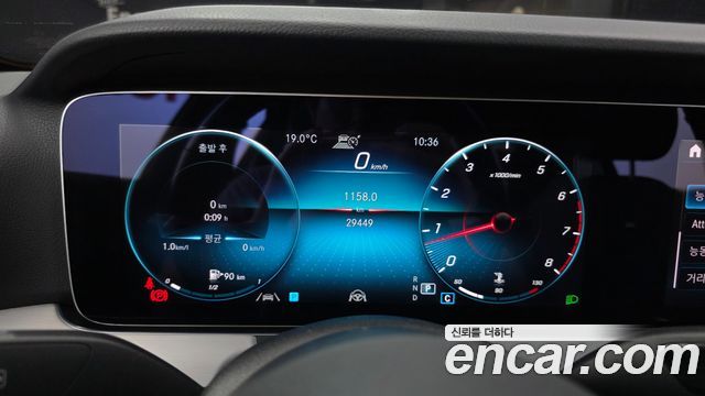 Mercedes-Benz E-Class 2021 — photo 11