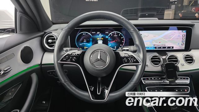 Mercedes-Benz E-Class 2021 — photo 18