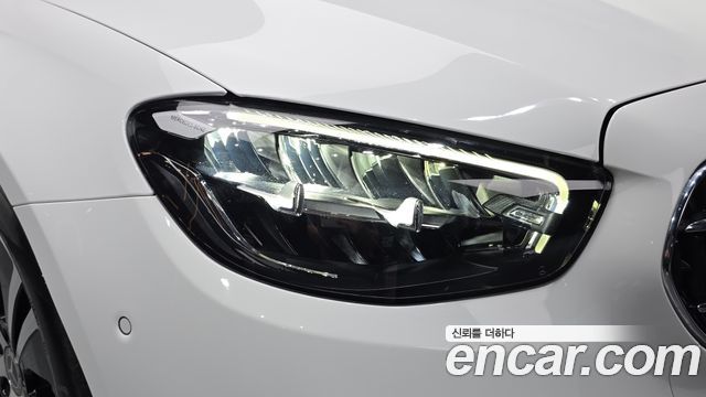 Mercedes-Benz E-Class 2021 — photo 8