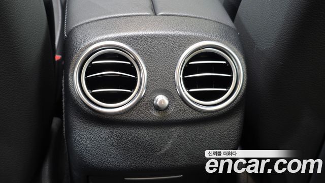 Mercedes-Benz E-Class 2021 — photo 31